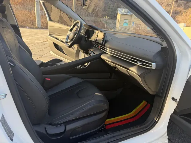 Hyundai Elantra — Фото автомобиля 11