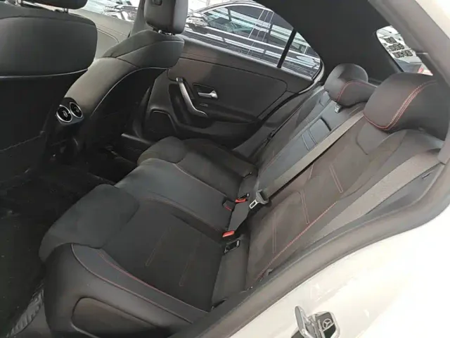 Mercedes-Benz A-Class — Фото автомобиля 16