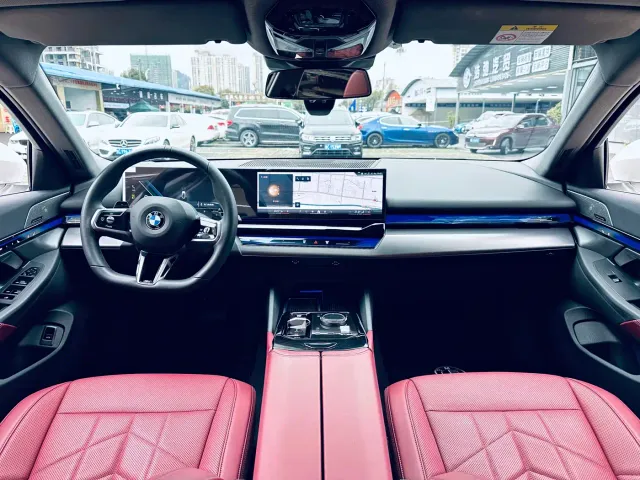 BMW 5 Series — Фото автомобиля 5