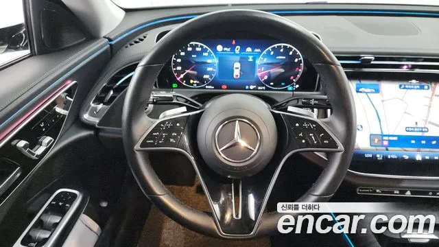 Mercedes-Benz E-Class — Фото автомобиля 11