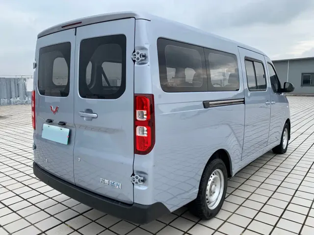 Wuling Yangguang — Фото автомобиля 6
