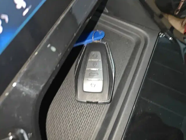 Geely Boyue L — Фото автомобиля 8