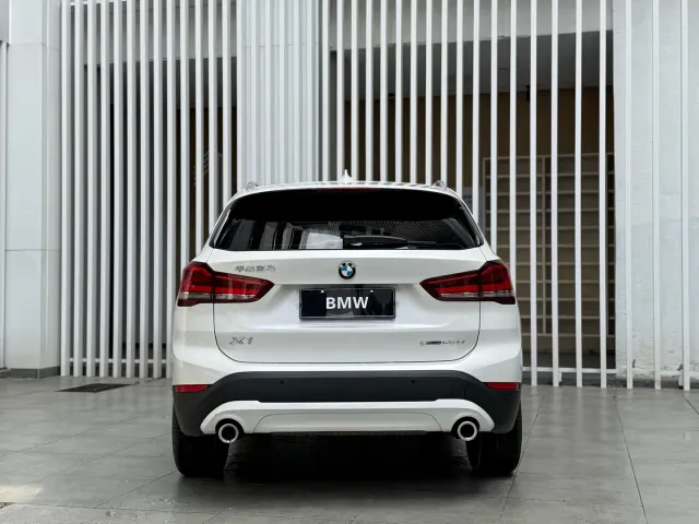 BMW X1 — Фото автомобиля 10