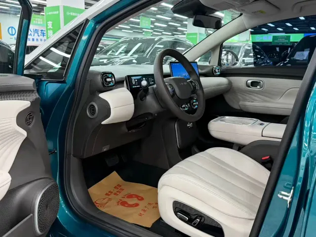 GAC Aion UT — Фото автомобиля 9