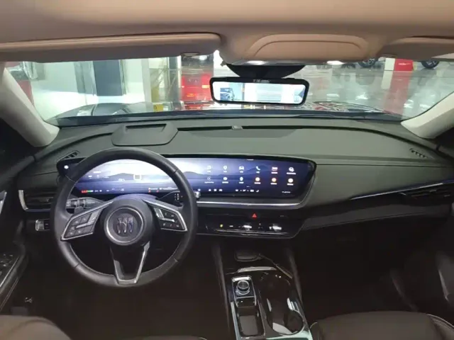 Buick Envision Plus — Фото автомобиля 9