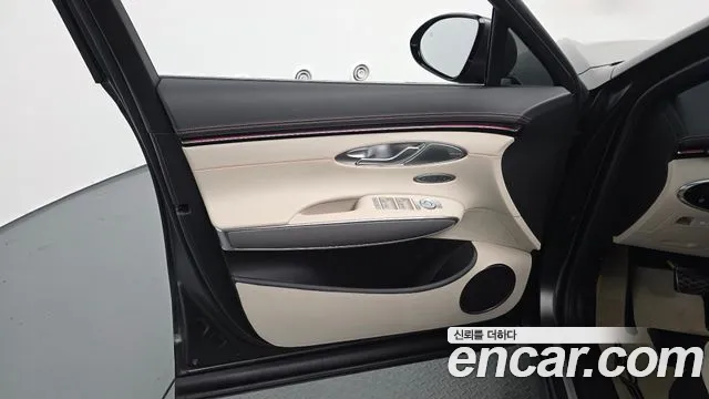 Genesis GV70 — Фото автомобиля 13
