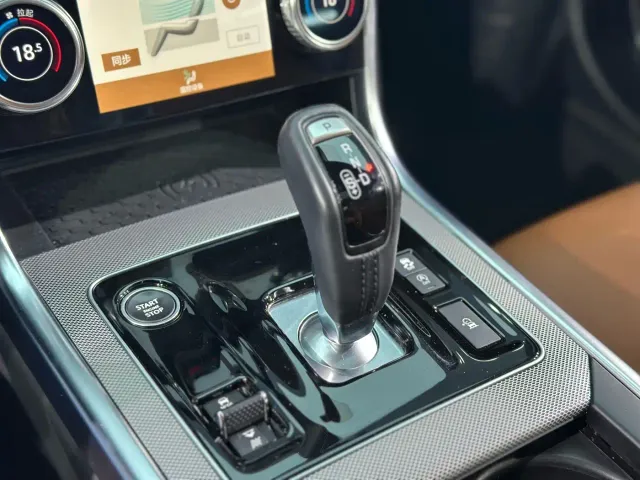 Jaguar XEL — Фото автомобиля 15