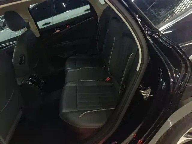 Volkswagen Passat — Фото автомобиля 16