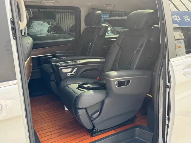 Mercedes-Benz V-Class — Фото автомобиля 6