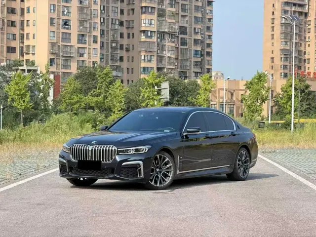 Фотография автомобиля — BMW 7 Series