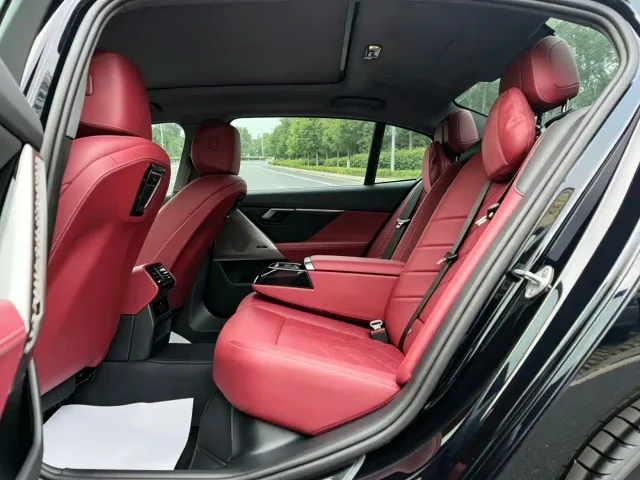 BMW 5 Series — Фото автомобиля 6
