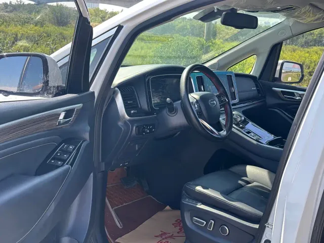GAC Trumpchi M8 — Фото автомобиля 5
