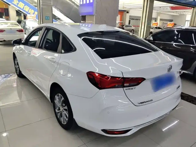 Buick Verano — Фото автомобиля 4