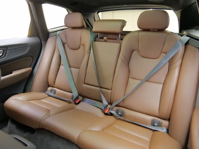 Volvo XC60 — Фото автомобиля 8