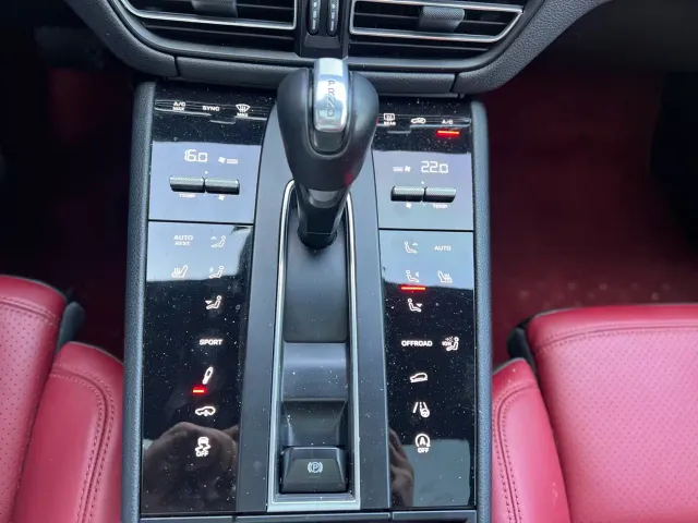 Porsche Macan — Фото автомобиля 12