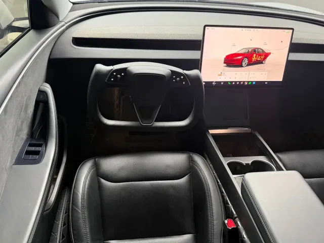 Tesla Model 3 — Фото автомобиля 7