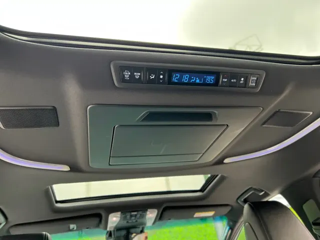 Toyota Vellfire — Фото автомобиля 22