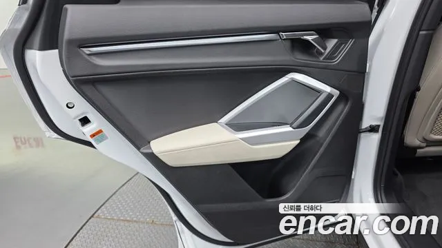 Audi Q3 35 TDI quattro Premium — Фото автомобиля 23