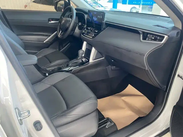 Toyota Frontlander — Фото автомобиля 11