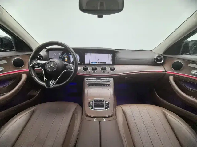 Mercedes-Benz E-Class — Фото автомобиля 5