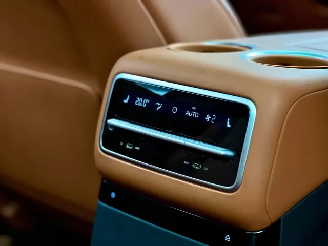 Li Auto L9 — Фото автомобиля 12