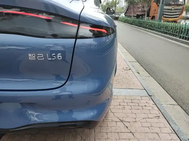 IM Motors LS6 — Фото автомобиля 7