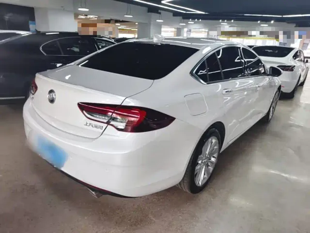 Buick Regal — Фото автомобиля 6