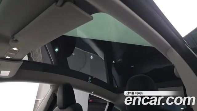 Tesla Model Y — Фото автомобиля 22