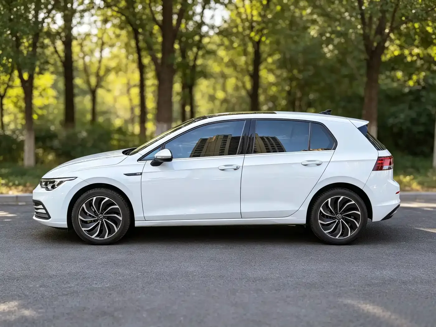 Volkswagen Golf 2023 280TSI DSG Pro — Фото автомобиля 3