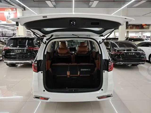 Honda Odyssey 2024 2.0L e:HEV Sharp·Comfort Edition — Фото автомобиля 18