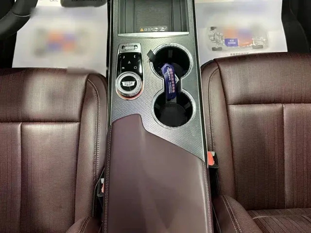 Cadillac XT5 — Фото автомобиля 11