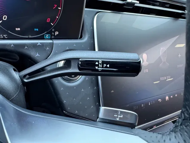 Mercedes-Benz E-Class — Фото автомобиля 9