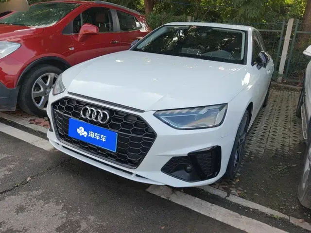Фотография автомобиля — Audi A4L