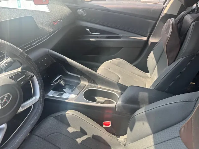 Hyundai Elantra — Фото автомобиля 7