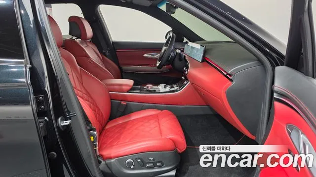 Genesis GV70 — Фото автомобиля 11