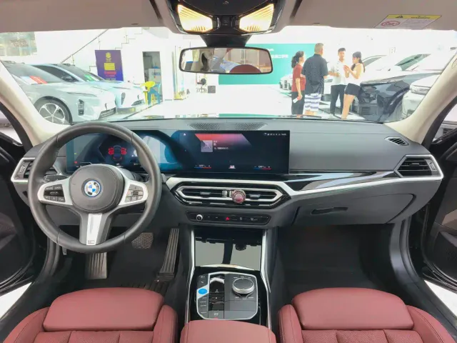 BMW i3 — Фото автомобиля 7
