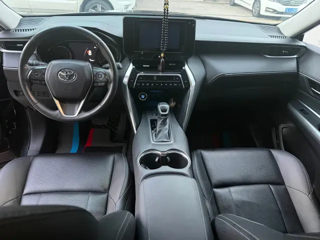 Toyota Harrier — Фото автомобиля 6