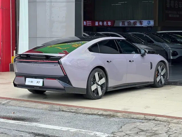 Xpeng P7 — Фото автомобиля 4