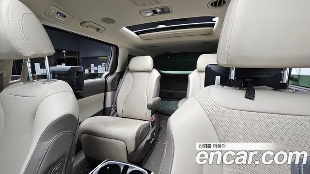 Kia Canival Carnival 4 поколение Бензин 7 мест Signature — Фото автомобиля 24