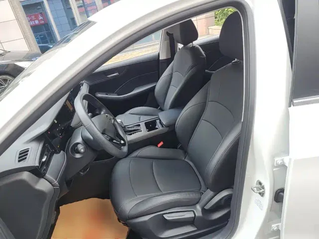 Roewe i5 — Фото автомобиля 14