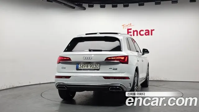 Audi Q5 45 TFSI quattro Premium — Фото автомобиля 4