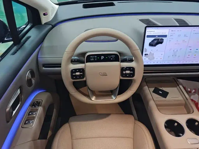Li Auto i8 — Фото автомобиля 10