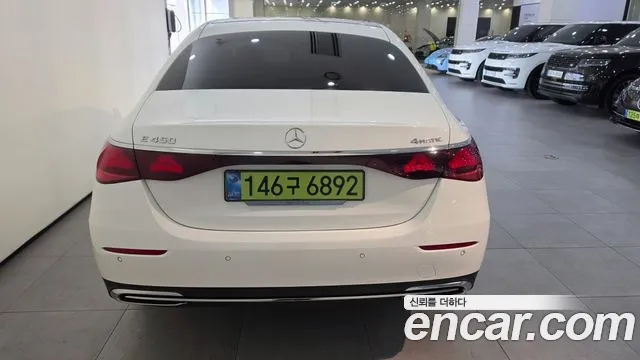 Mercedes-Benz E-Class — Фото автомобиля 20