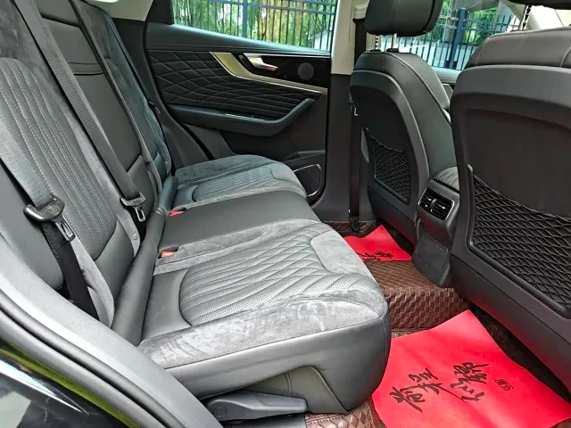 Hongqi HS5 — Фото автомобиля 13