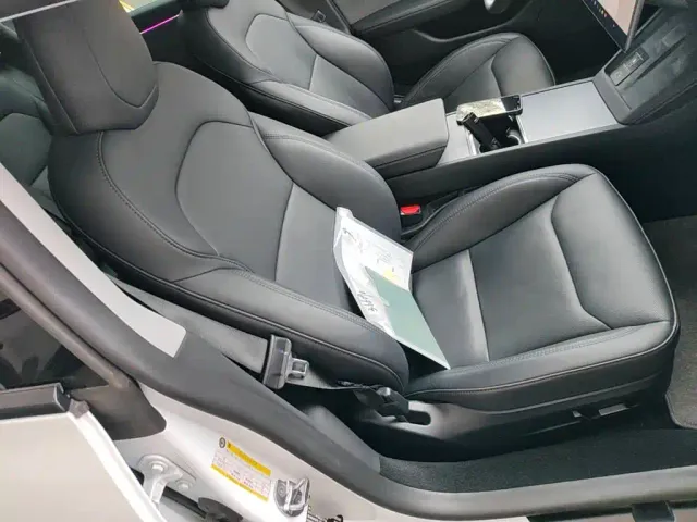 Tesla Model 3 — Фото автомобиля 24