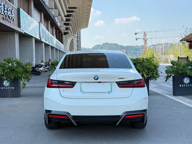 BMW i3 — Фото автомобиля 8