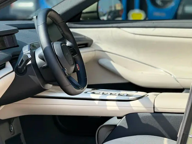 Xiaomi SU7 — Фото автомобиля 5