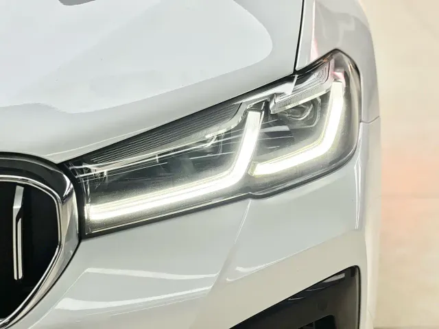 BMW 5 Series — Фото автомобиля 17