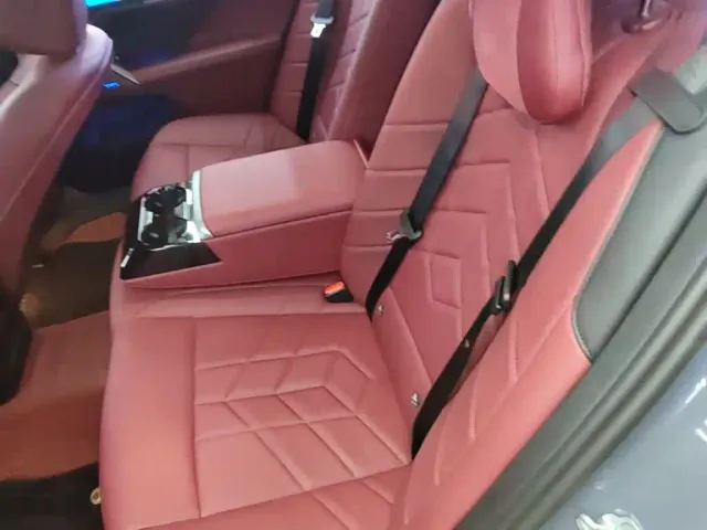 BMW 5 Series — Фото автомобиля 16