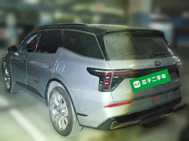 Ford Edge — Фото автомобиля 4